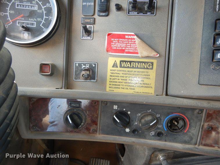 image for item DN1660 2008 Kenworth T300  dump truck