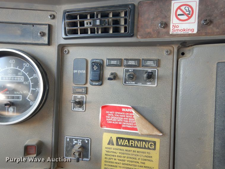 image for item DN1660 2008 Kenworth T300  dump truck