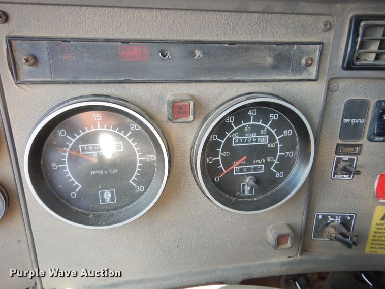 image for item DN1660 2008 Kenworth T300  dump truck