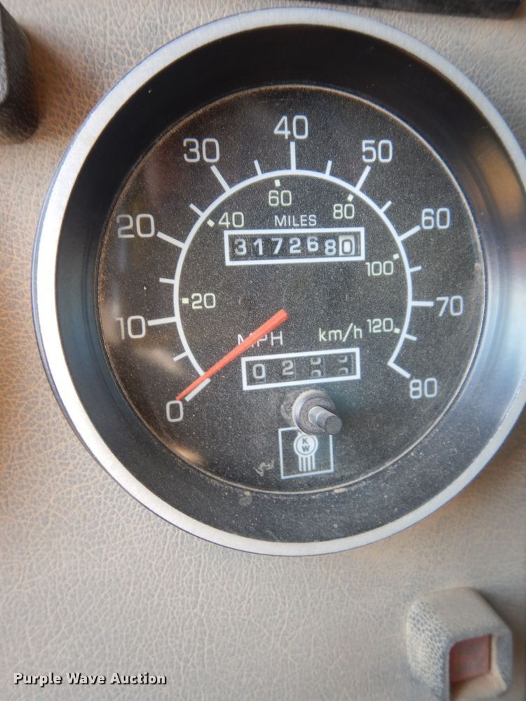 image for item DN1660 2008 Kenworth T300  dump truck