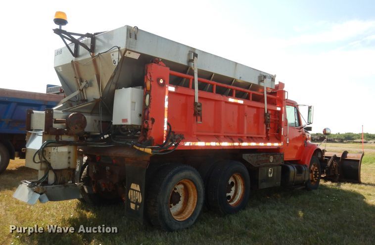 image for item DN1661 1999 International 4900  dump truck