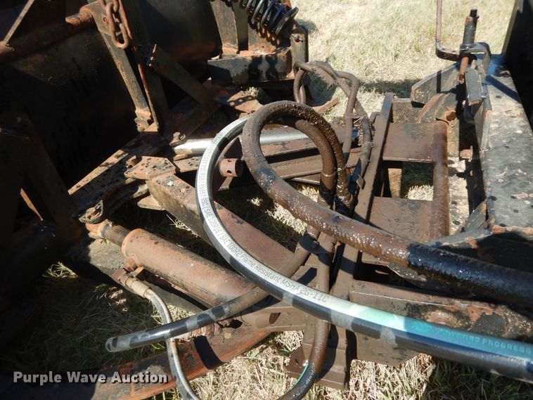 image for item DN1661 1999 International 4900  dump truck