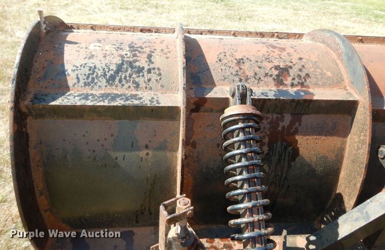 image for item DN1661 1999 International 4900  dump truck