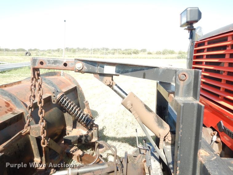 image for item DN1661 1999 International 4900  dump truck