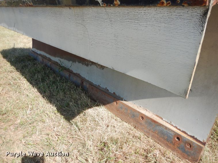 image for item DN1661 1999 International 4900  dump truck