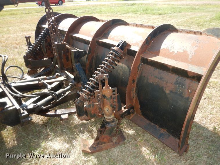 image for item DN1661 1999 International 4900  dump truck