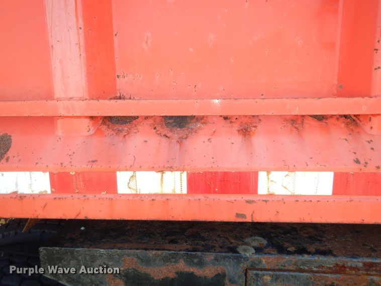 image for item DN1661 1999 International 4900  dump truck