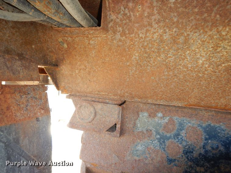 image for item DN1661 1999 International 4900  dump truck