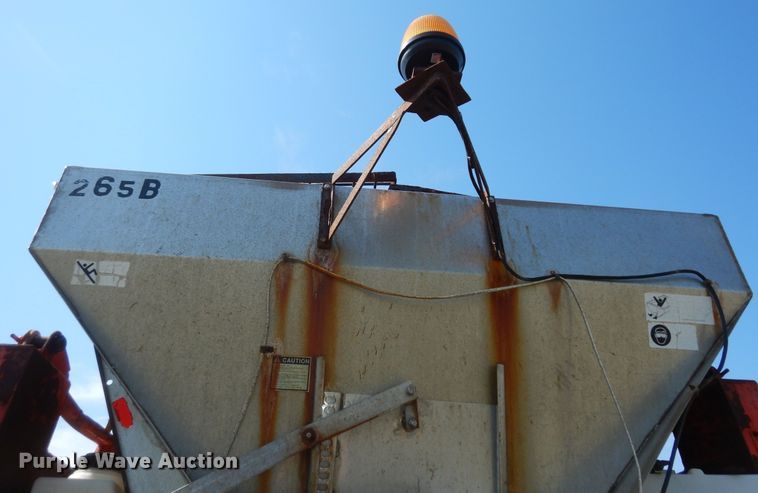 image for item DN1661 1999 International 4900  dump truck