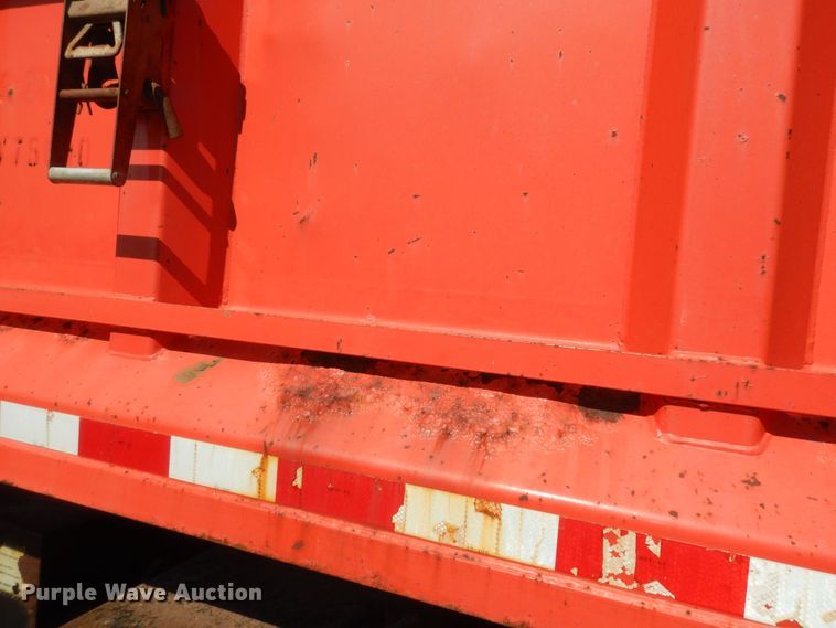 image for item DN1661 1999 International 4900  dump truck