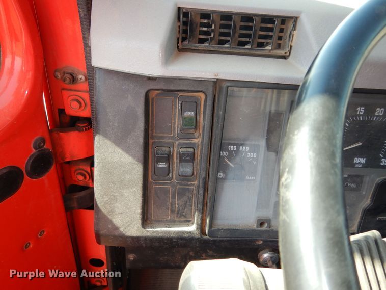 image for item DN1661 1999 International 4900  dump truck