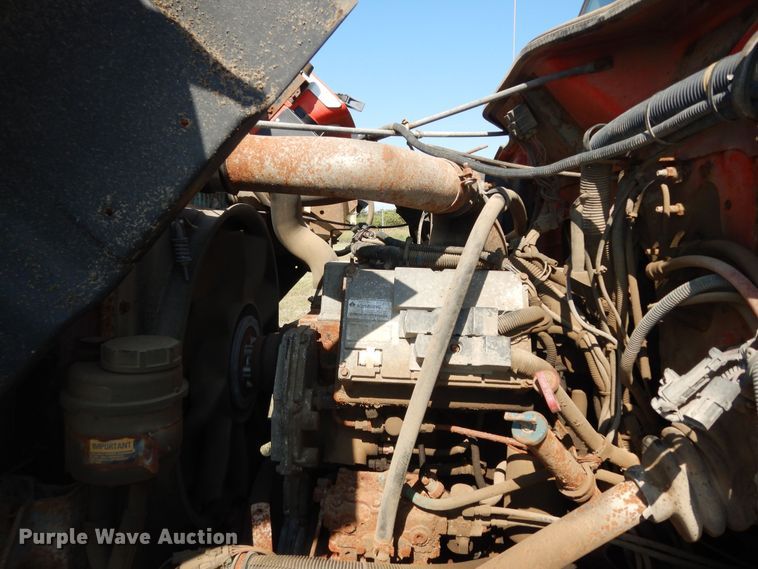 image for item DN1661 1999 International 4900  dump truck