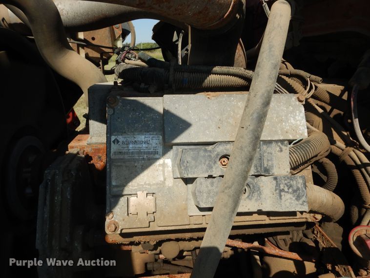 image for item DN1661 1999 International 4900  dump truck