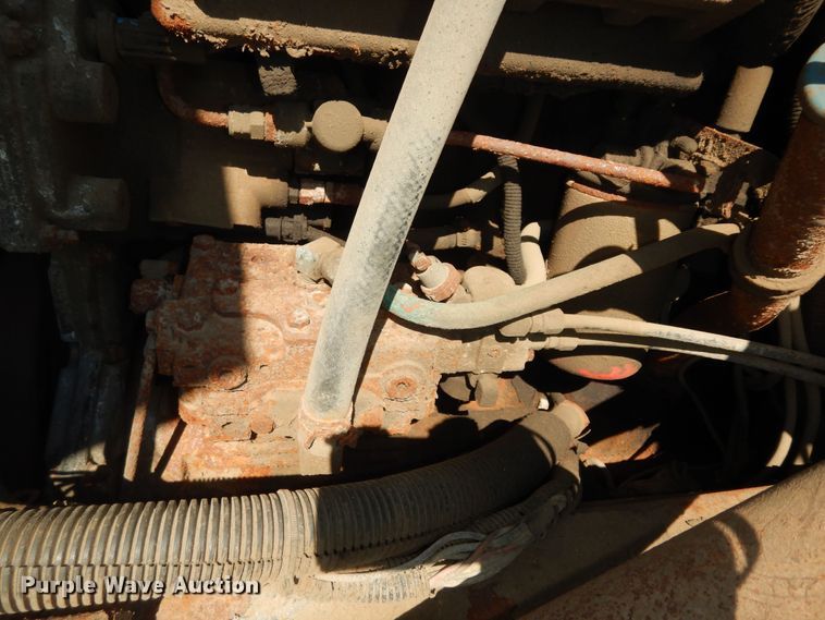 image for item DN1661 1999 International 4900  dump truck