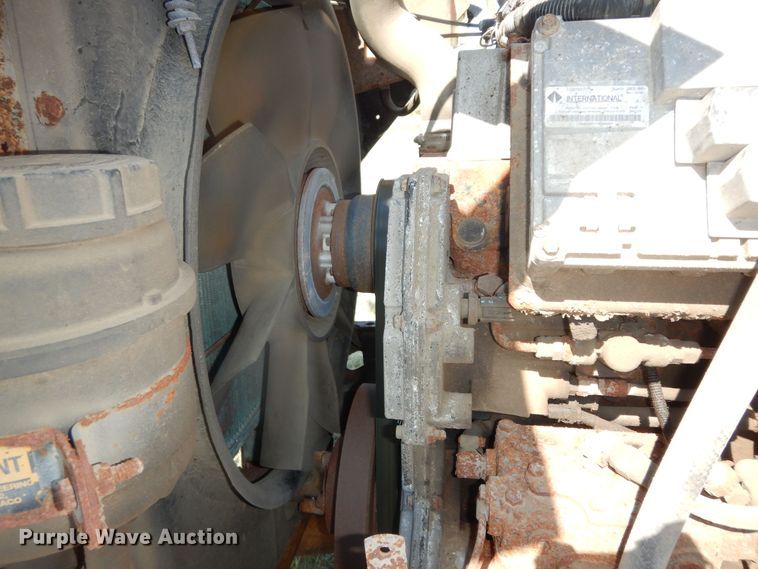 image for item DN1661 1999 International 4900  dump truck