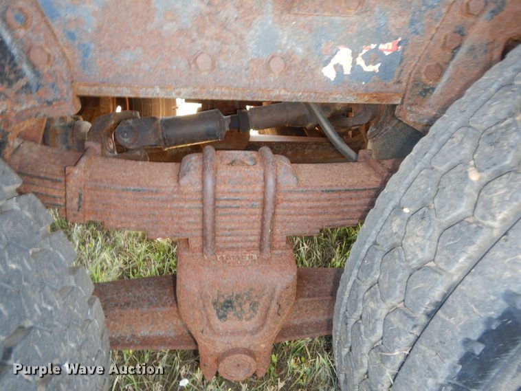 image for item DN1661 1999 International 4900  dump truck