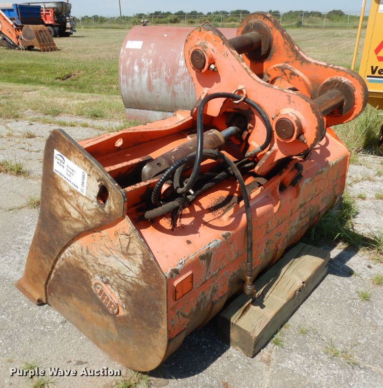 image for item DN1663 JRB  excavator bucket