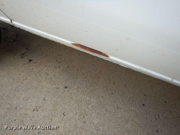 image for item DN1668 2009 Ford E350 Super Duty  box truck