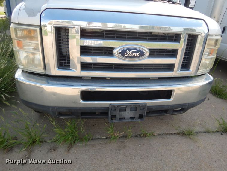 image for item DN1668 2009 Ford E350 Super Duty  box truck