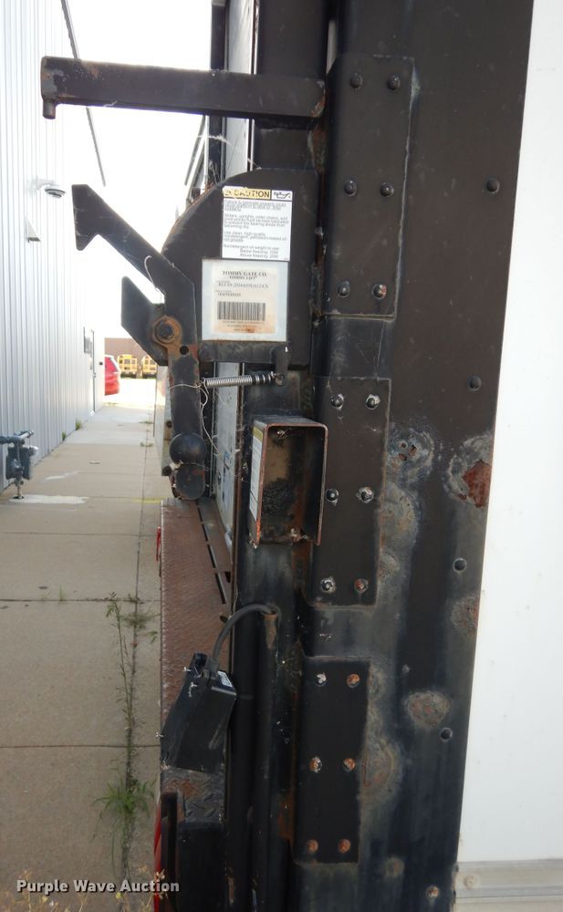 image for item DN1668 2009 Ford E350 Super Duty  box truck