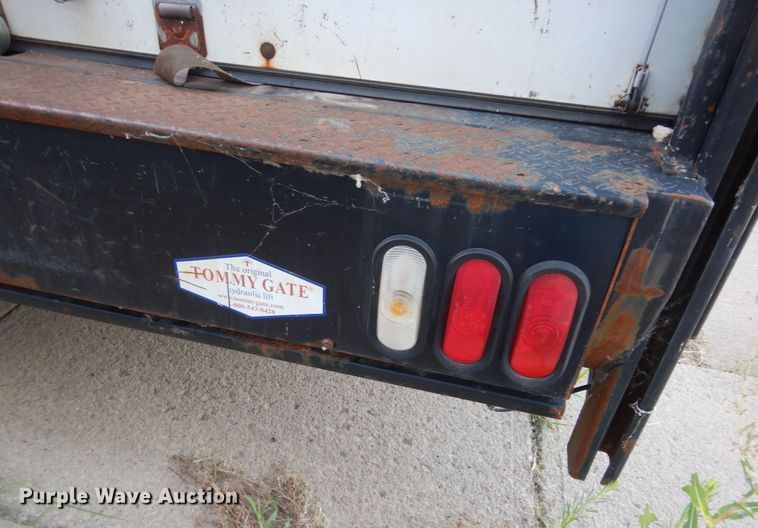 image for item DN1668 2009 Ford E350 Super Duty  box truck