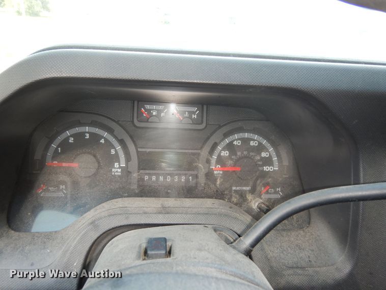 image for item DN1668 2009 Ford E350 Super Duty  box truck