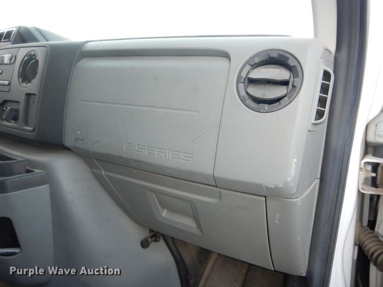 image for item DN1668 2009 Ford E350 Super Duty  box truck