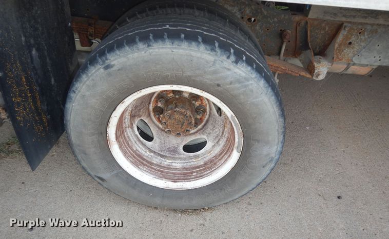 image for item DN1668 2009 Ford E350 Super Duty  box truck