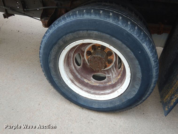 image for item DN1668 2009 Ford E350 Super Duty  box truck