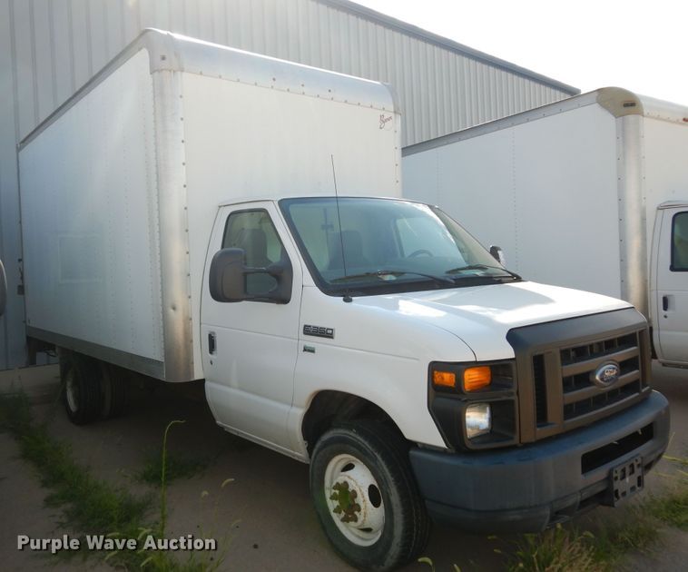 image for item DN1669 2011 Ford E350 Super Duty  box truck