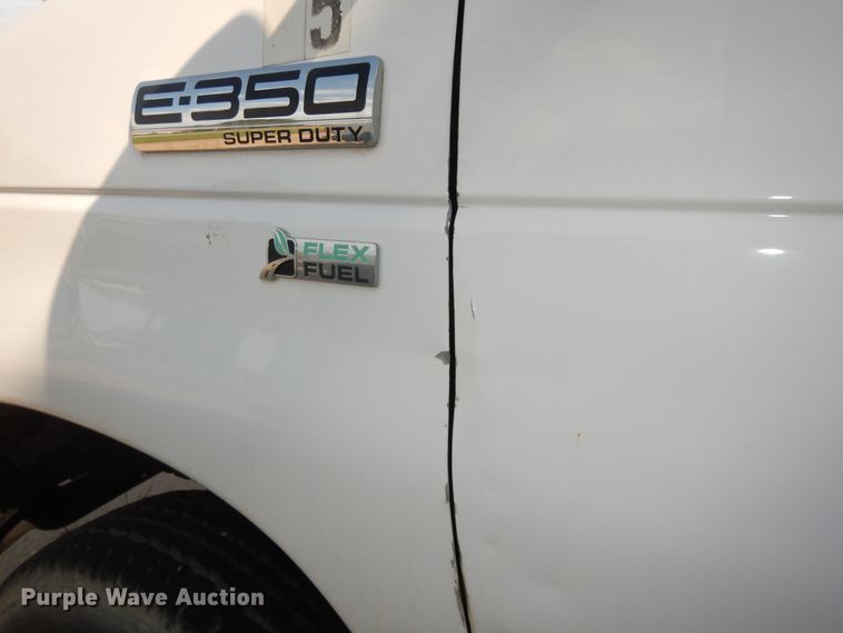 image for item DN1669 2011 Ford E350 Super Duty  box truck