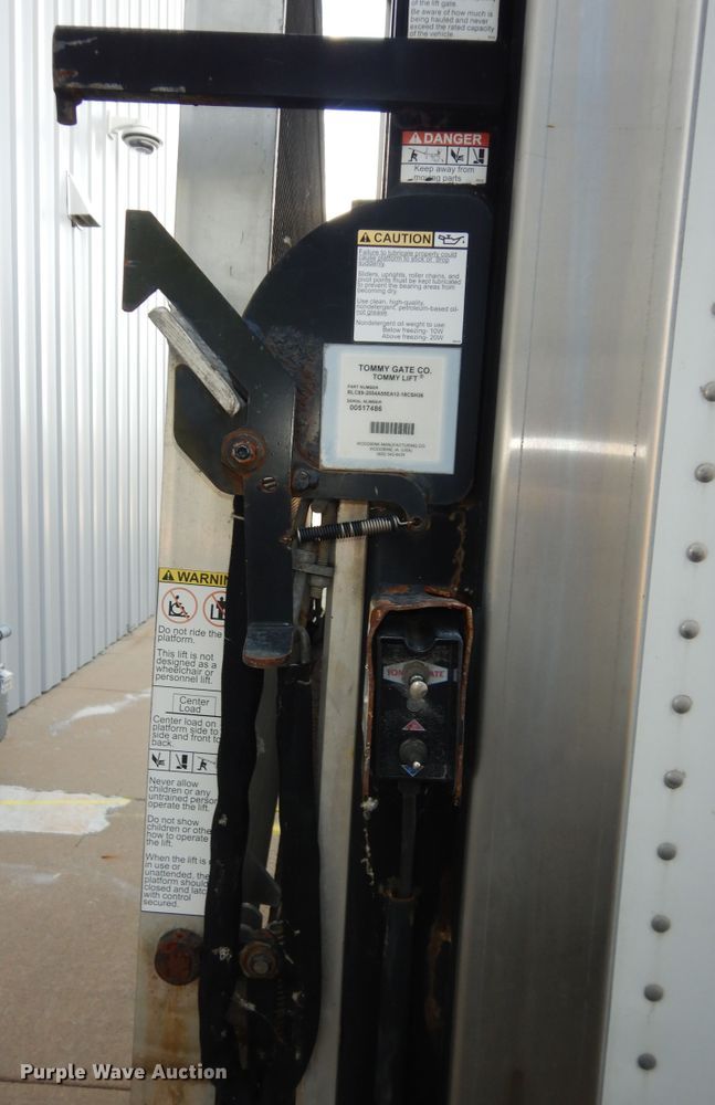 image for item DN1669 2011 Ford E350 Super Duty  box truck