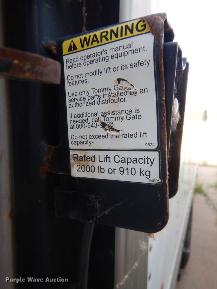 image for item DN1669 2011 Ford E350 Super Duty  box truck