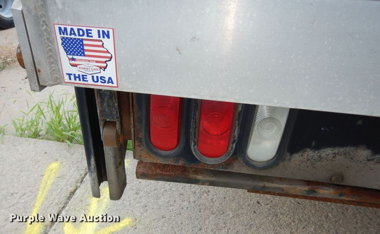 image for item DN1669 2011 Ford E350 Super Duty  box truck