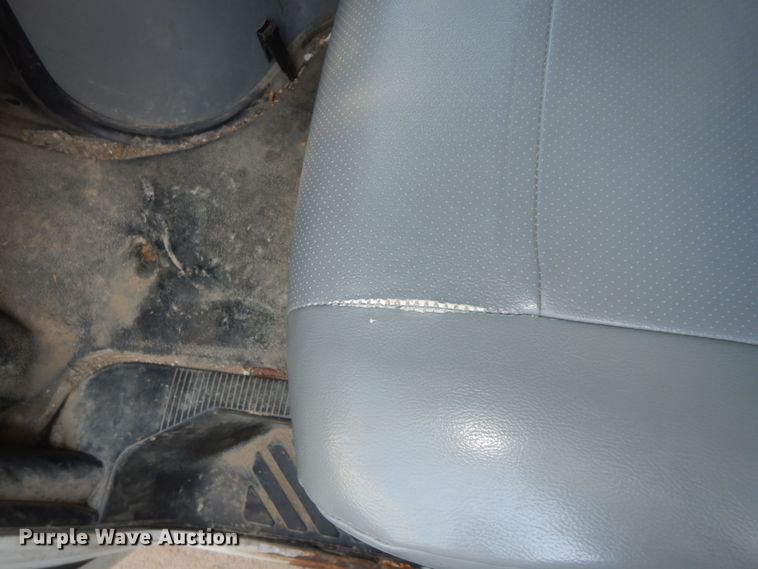 image for item DN1669 2011 Ford E350 Super Duty  box truck