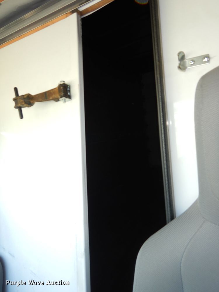 image for item DN1669 2011 Ford E350 Super Duty  box truck