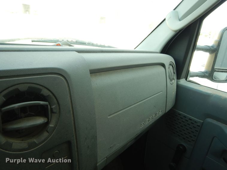 image for item DN1669 2011 Ford E350 Super Duty  box truck