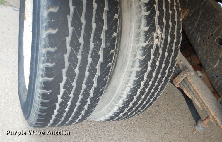 image for item DN1669 2011 Ford E350 Super Duty  box truck