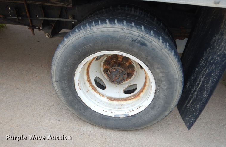 image for item DN1669 2011 Ford E350 Super Duty  box truck