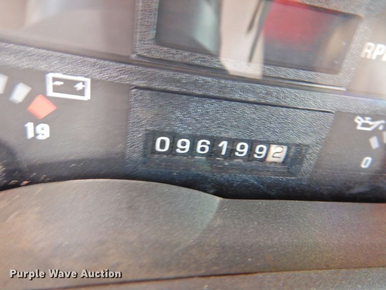 image for item DP4381 2002 Chevrolet C7500  bucket truck