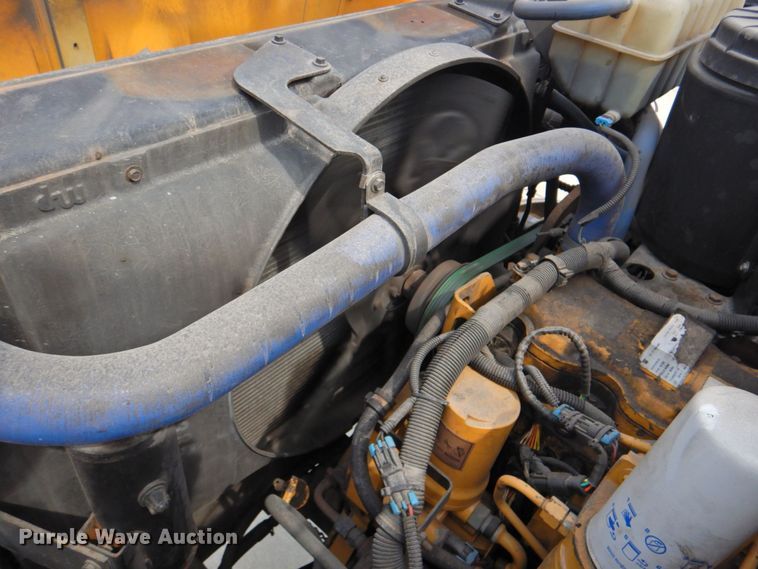 image for item DP4381 2002 Chevrolet C7500  bucket truck