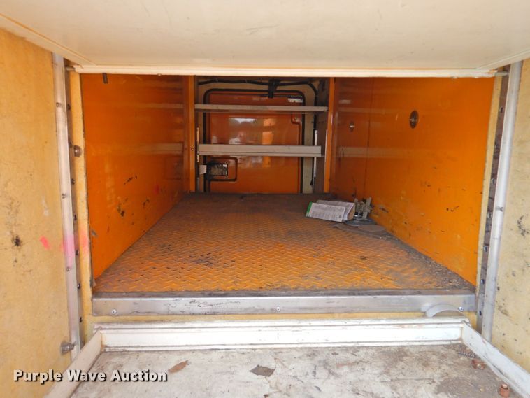 image for item DP4381 2002 Chevrolet C7500  bucket truck