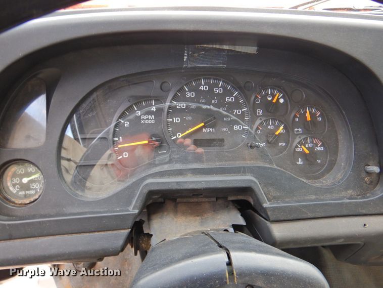 image for item DP4391 2004 GMC T7500 hook lift truck