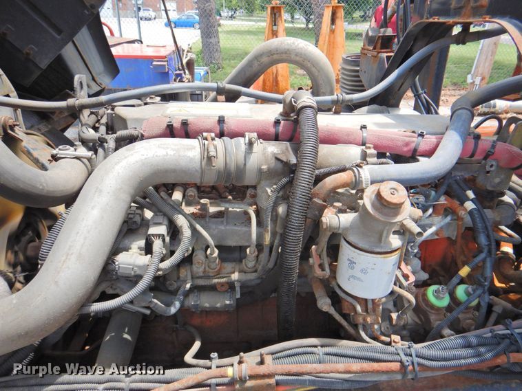 image for item DP4391 2004 GMC T7500 hook lift truck