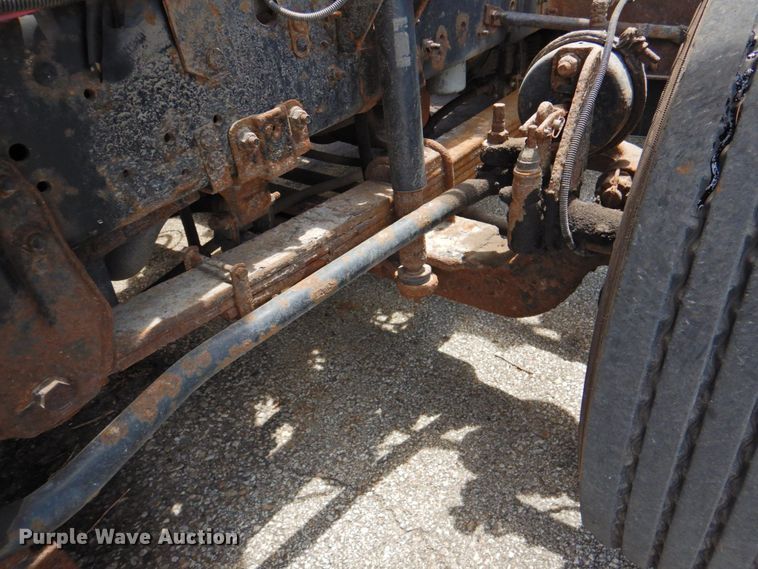 image for item DP4391 2004 GMC T7500 hook lift truck