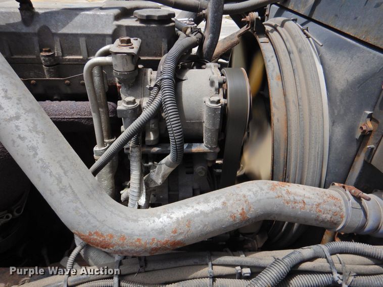 image for item DP4391 2004 GMC T7500 hook lift truck