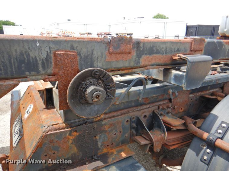 image for item DP4391 2004 GMC T7500 hook lift truck