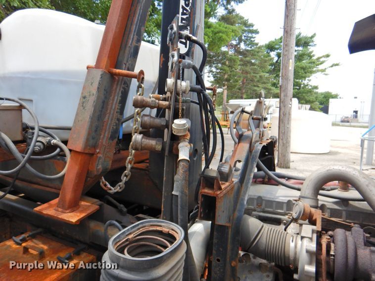 image for item DP4391 2004 GMC T7500 hook lift truck