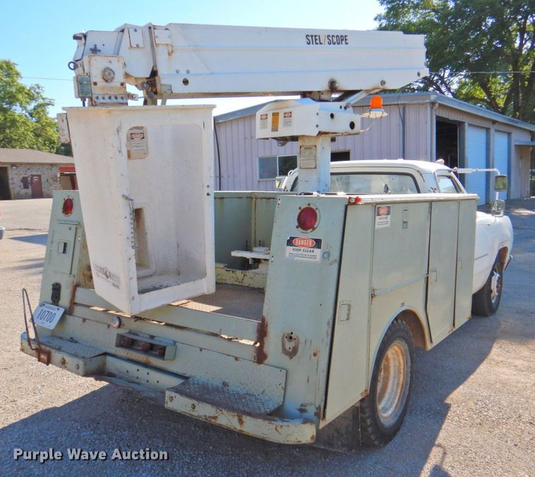 image for item DP4674 1979 Dodge D40  bucket truck
