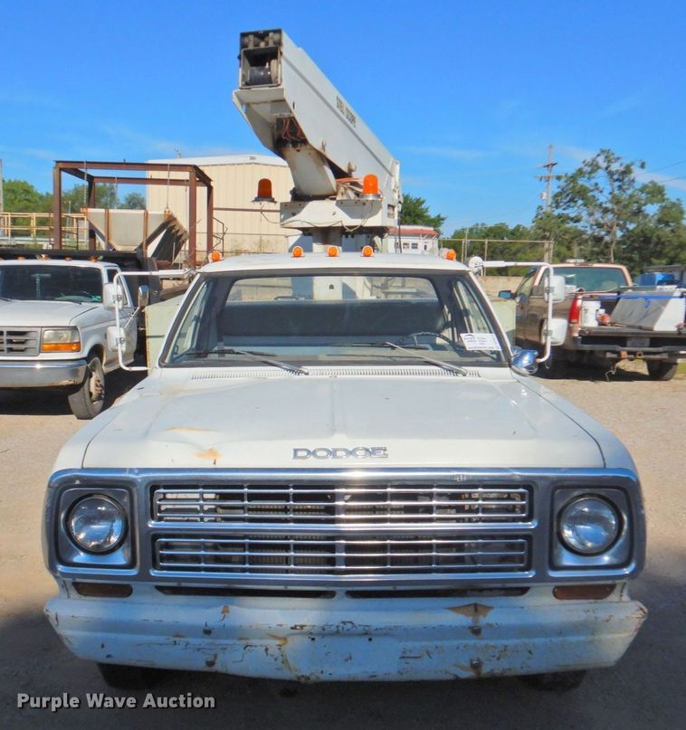 image for item DP4674 1979 Dodge D40  bucket truck
